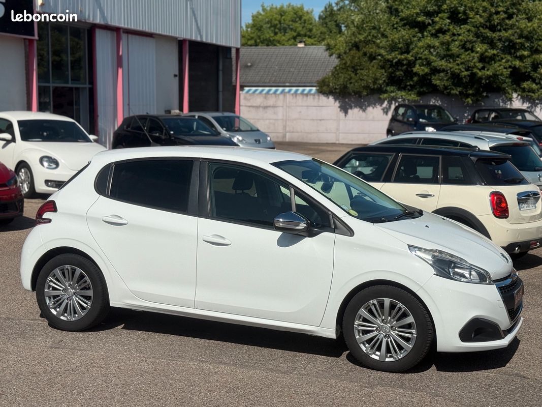 PEUGEOT 208 1.6 HDI 75 Cv Style * 114 000 Kms * 5 Places * Gps (image 5)