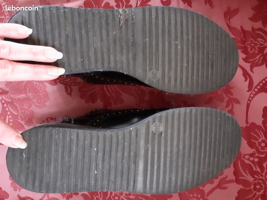 Chaussures Plateforme noires à clous (image 4)