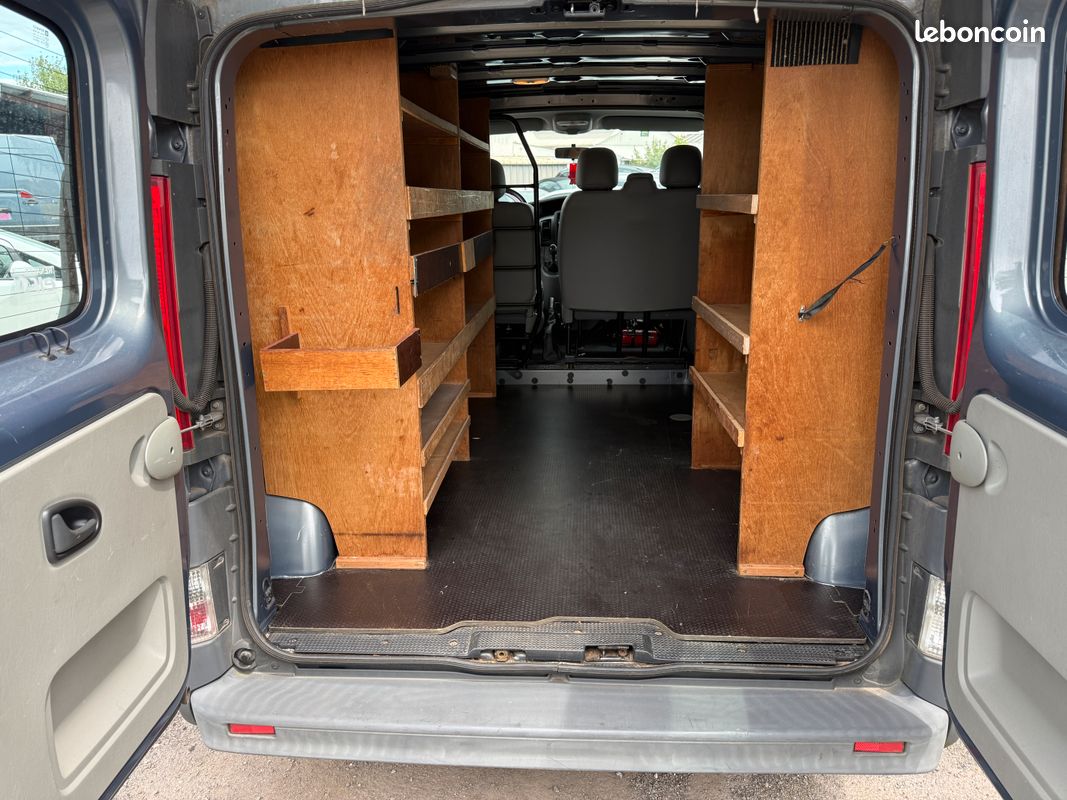 FAIBLE KMS RENAULT Trafic Fg L1H1 2.0 dCi 90 Confort (image 3)