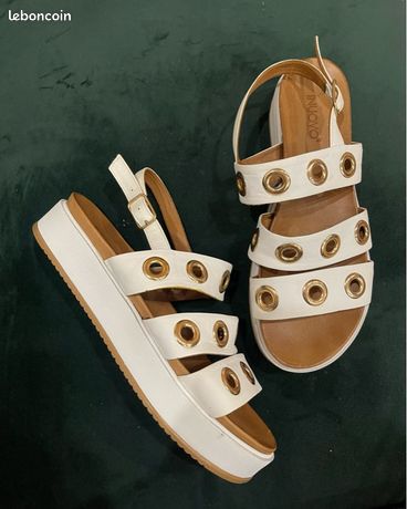 Sandales plates femme : découvrez nos modèles - Kiabi