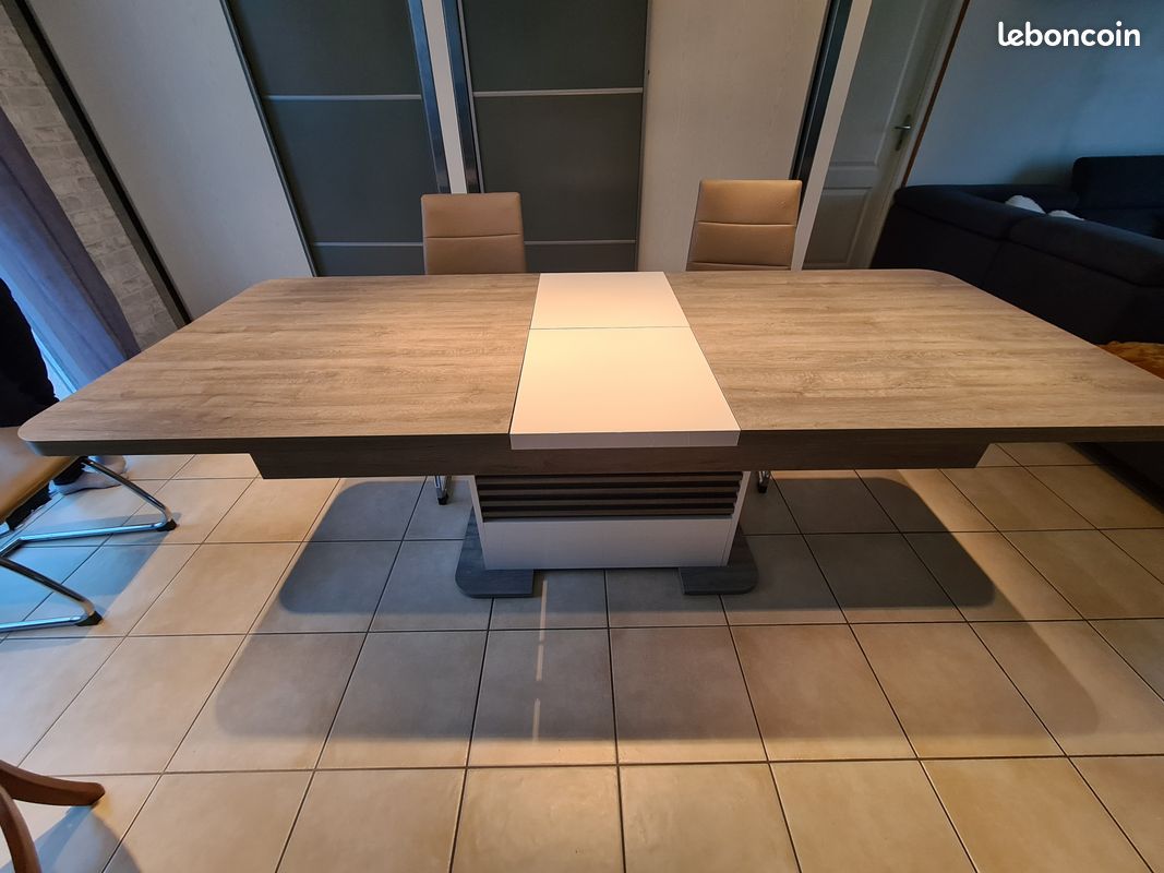 Table (image 1)