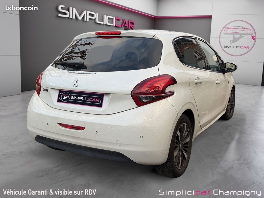 PEUGEOT 208 PureTech 110ch Tech Edition - Distribution Neuve - Entretien à jour - Caméra de recul (image 8)