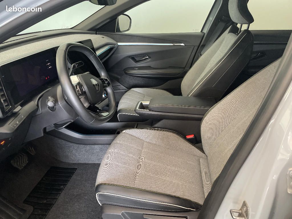 Renault Mégane E-TECH EV60 220 ch super charge Techno (image 18)