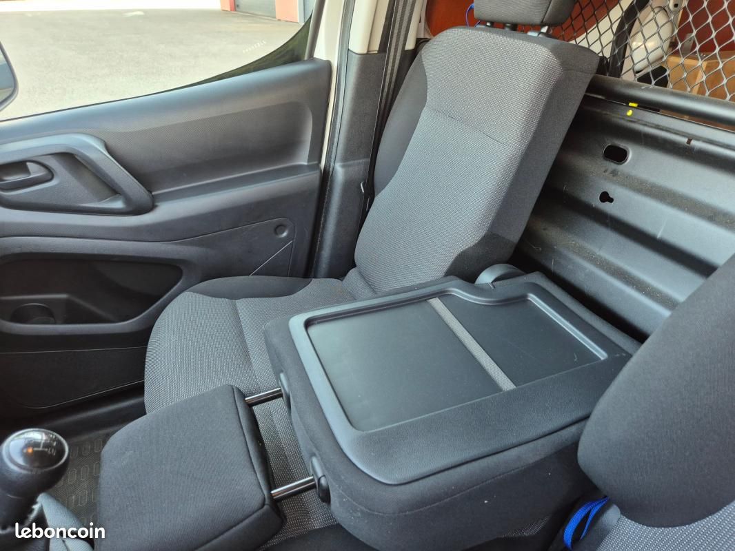 Peugeot Partner FOURGON STANDARD 1.6 BLUEHDI 100 S&S BVM5 PREMIUM (image 24)
