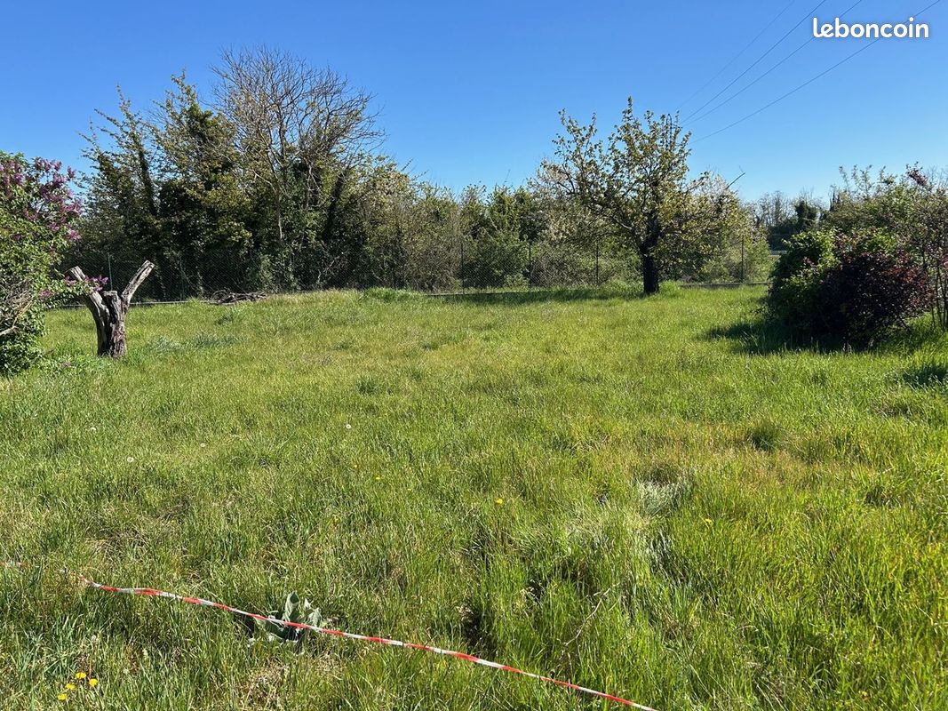 Terrain 559 m² CHATUZANGE LE GOUBET · à Chatuzange-le-Goubet · 96 000 €
