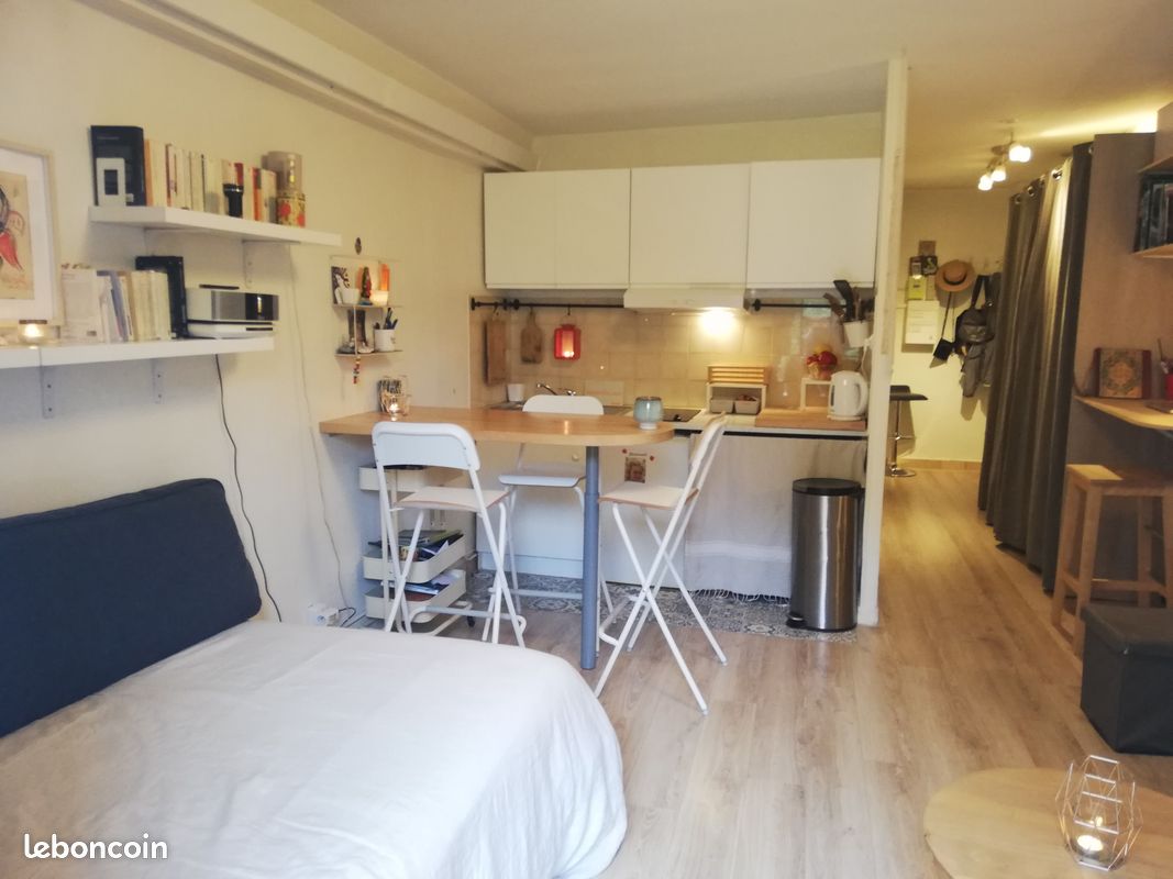 Appartement 1 pièce 25 m² · à Issy-les-Moulineaux · 25 m² · 900 €