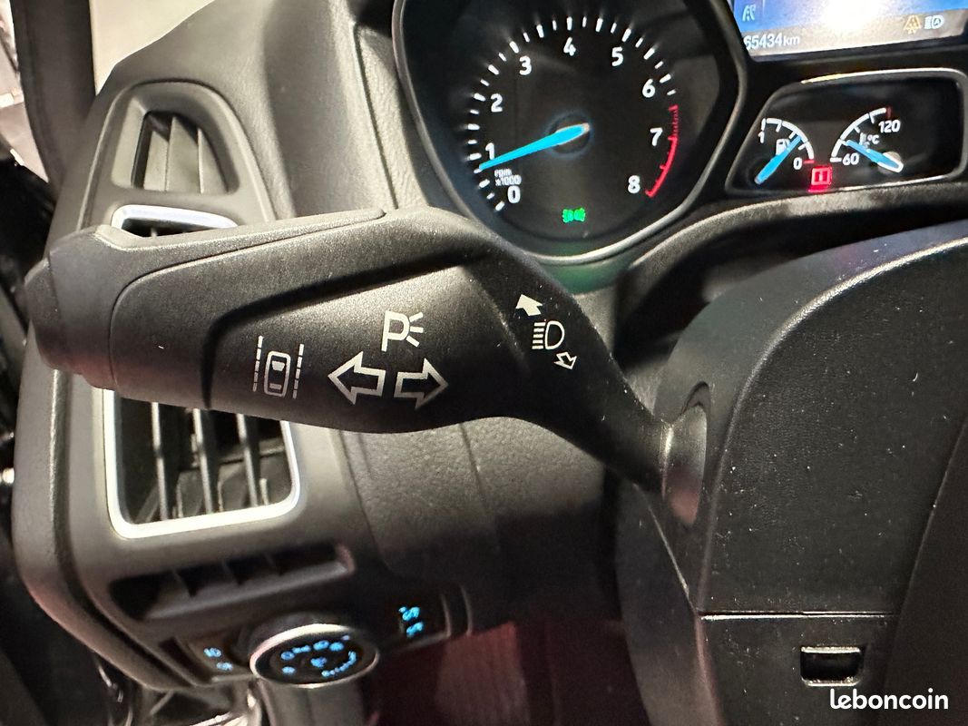 FORD FOCUS 1.0 EcoBoost 125ch Titanium (image 27)