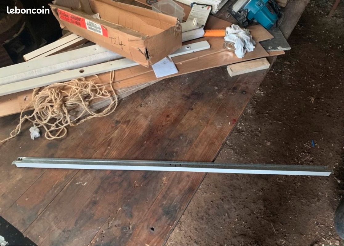 Entretoise faux plafond T24 120cm (image 1)