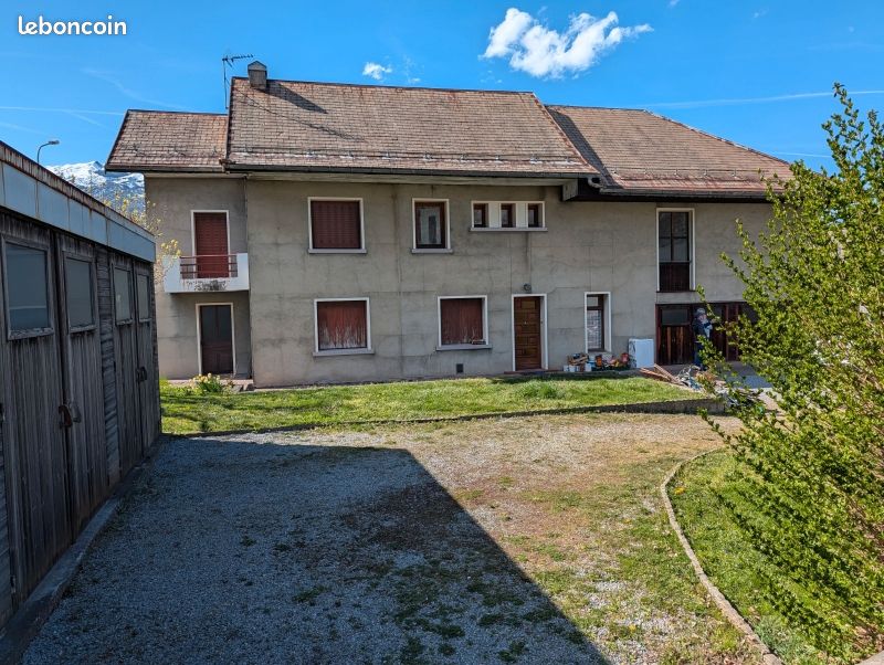 Maison 8 pièces 110 m² · à Saint-Jean-de-Maurienne · 110 m² · 263 000 €