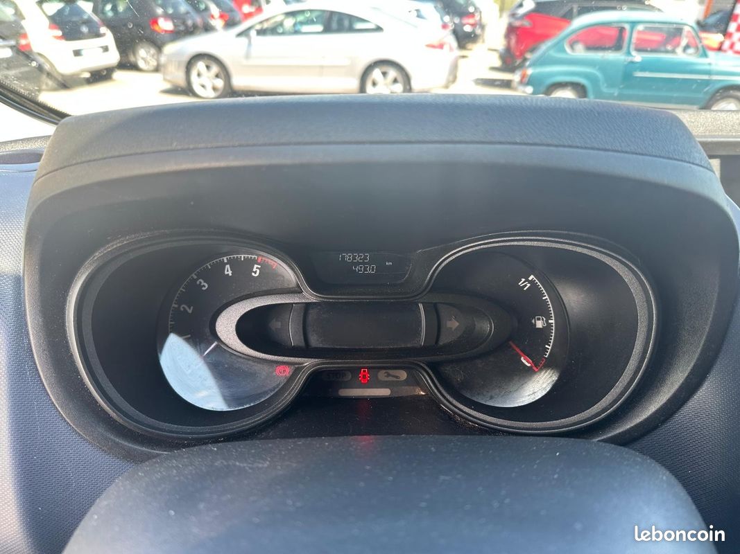 Opel Vivaro B Fourgon/Combi F2700 L1H1 1.6 CDTI 125 CH BTURBO ECOFLEX S/S DESIGN EDITION / RENAULT TRAFIC (image 13)