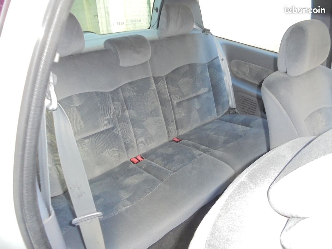 Renault clio 2 1.6 16 v faible kilometrage (image 6)
