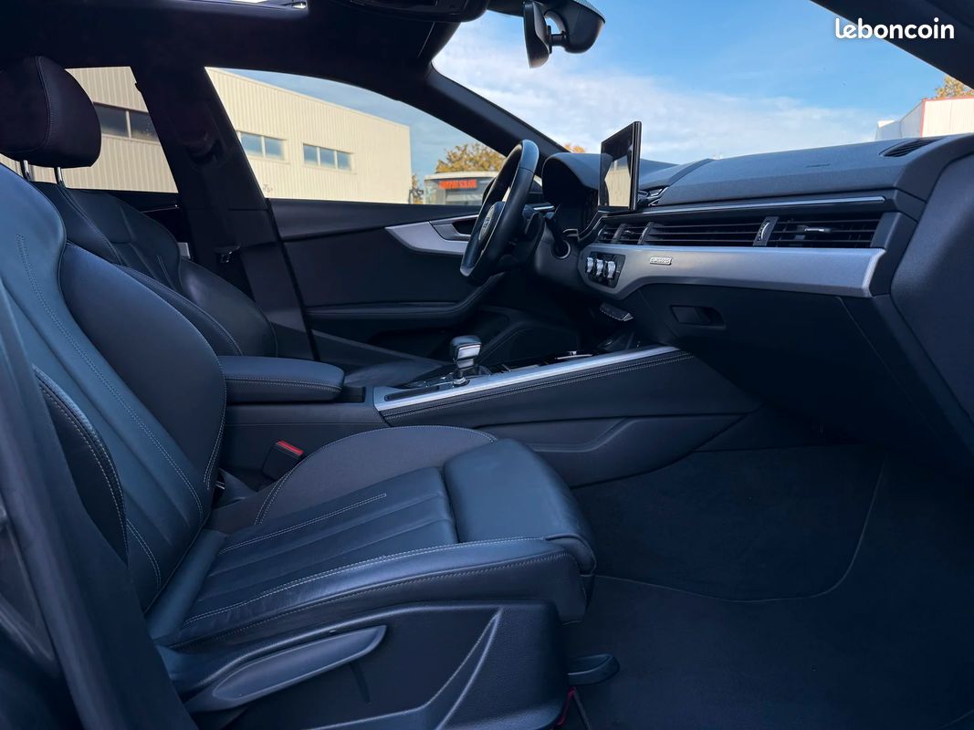 Audi A5 40 TDI quattro Avus Pack S-line / entretien Audi / Attelage électrique + toit ouvrant (image 32)
