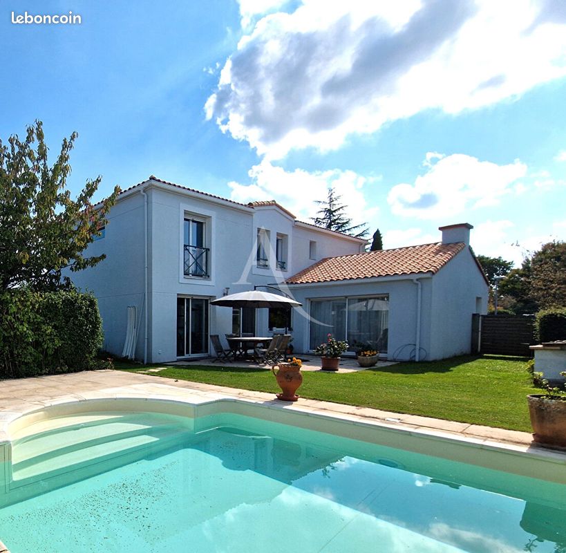 Maison 7 pièces 200 m² · à Saint-Sébastien-sur-Loire · 200 m² · 624 000 €