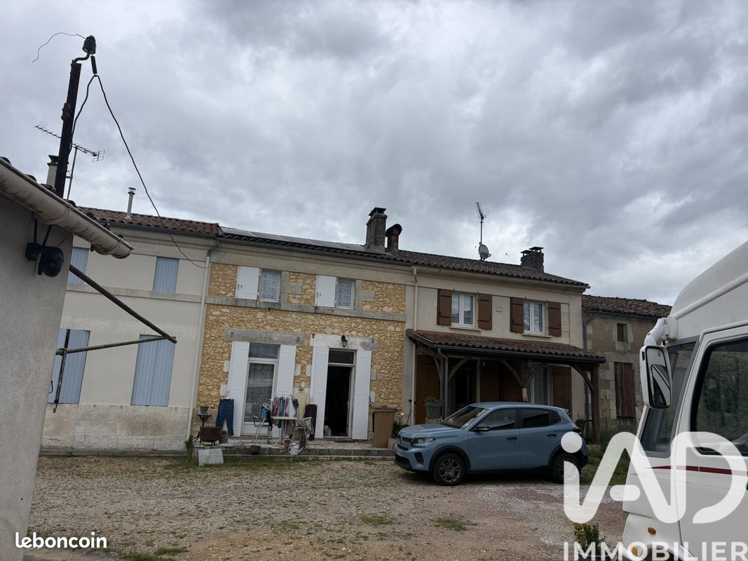 Maison 10 pièces 205 m² · à Montguyon · 205 m² · 245 000 €