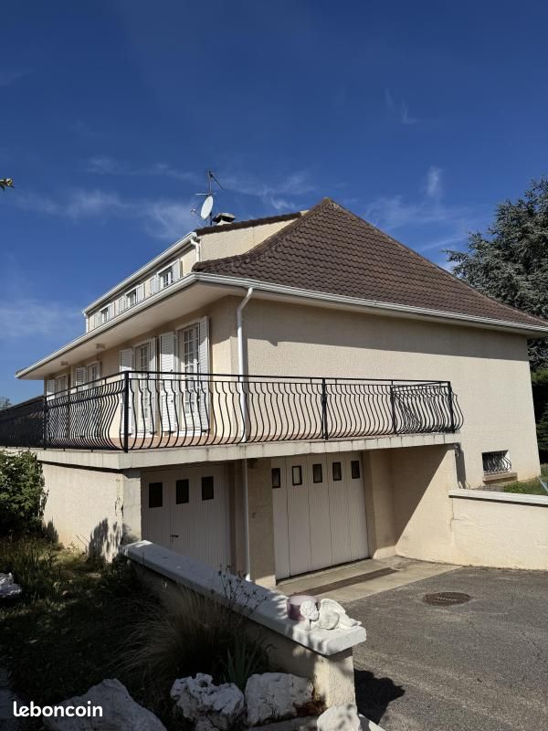 Maison 9 pièces 354 m² · à Mions · 354 m² · 425 000 €
