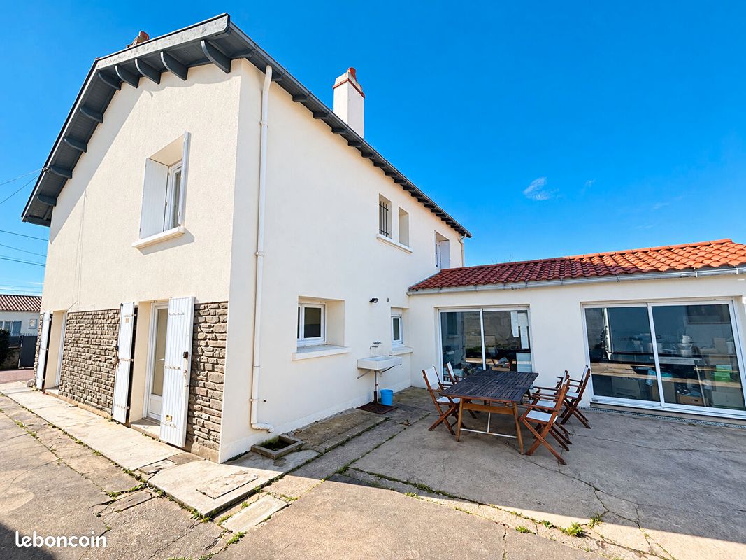 Maison 6 pièces 177 m² · à Saint-Gilles-Croix-de-Vie · 177 m² · 369 500 €