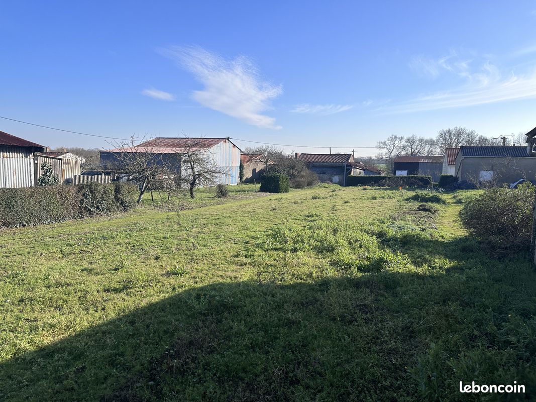 Terrain 604 m² · à Pont-Saint-Martin · 604 m² · 99 900 €