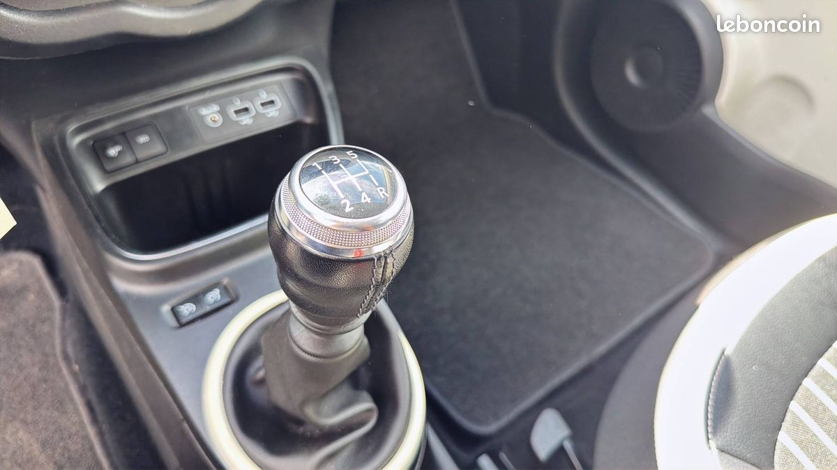 Renault twingo iii tce 95 intens (image 16)