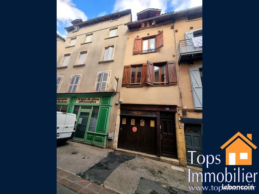 Maison 6 pièces 118 m² · à Villefranche-de-Rouergue · 118 m² · 69 000 €