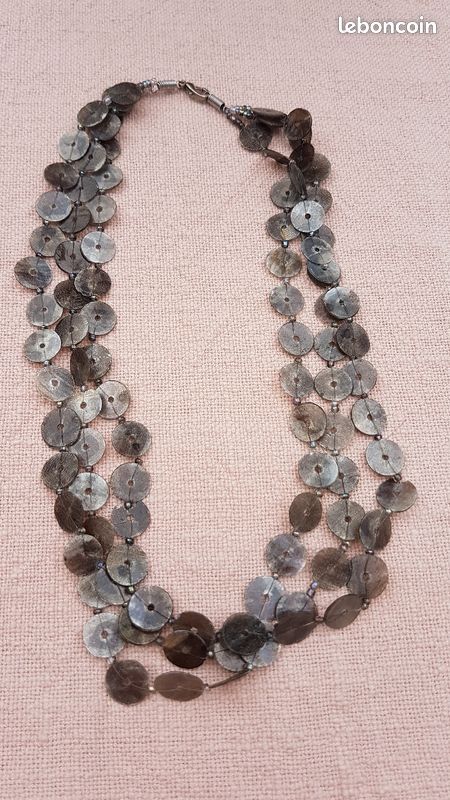 Collier en nacre gris (image 1)