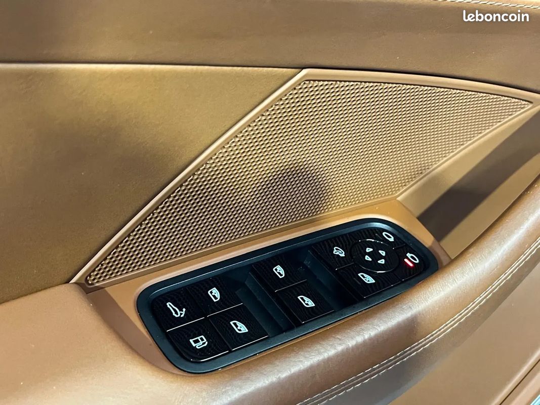 PORSCHE Panamera 462ch 4 E-Hybrid - 2019 - Toit ouvrant - Suivi complet (image 16)