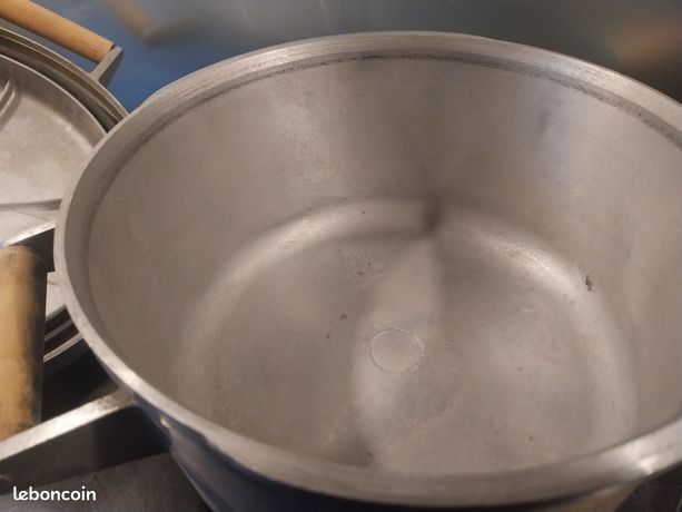Cocotte Sublime 4.2L - Emile Henry ! – La Guilde Culinaire