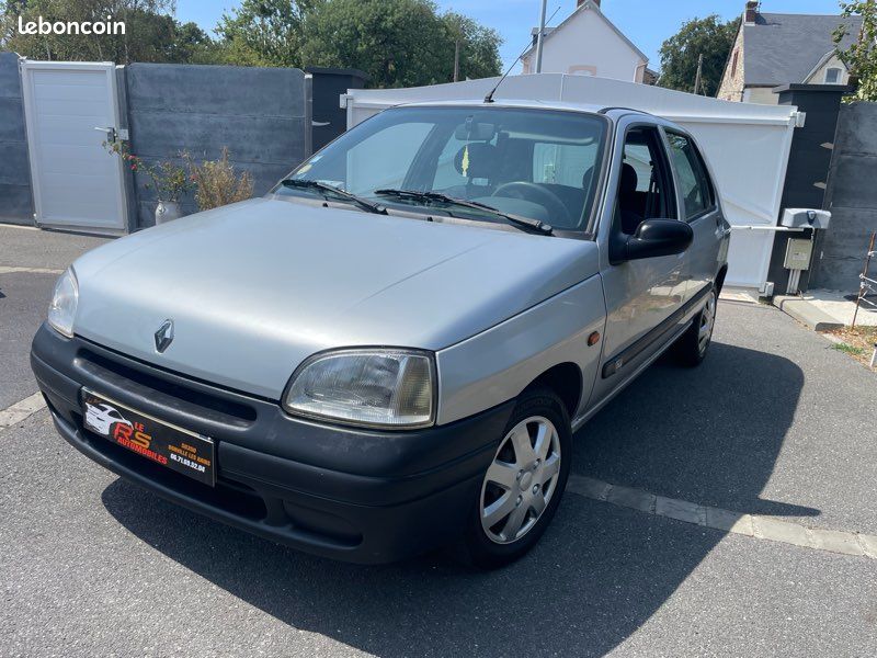 Renault Clio 1.2i Chipie 5 portes (image 1)