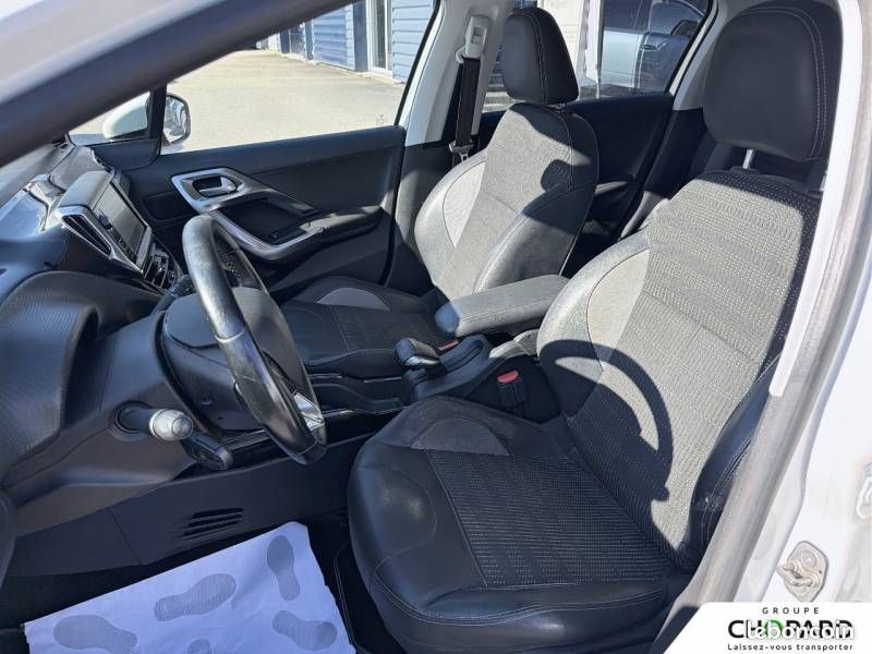 Peugeot 2008 1.2 PureTech 110ch S&S EAT6 GT Line (image 9)