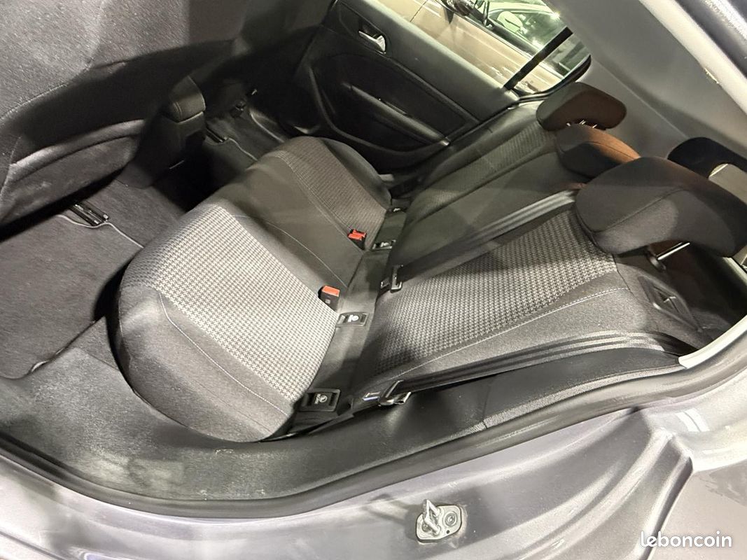 Peugeot 308 1.2 puretech 110 style start-stop (image 35)