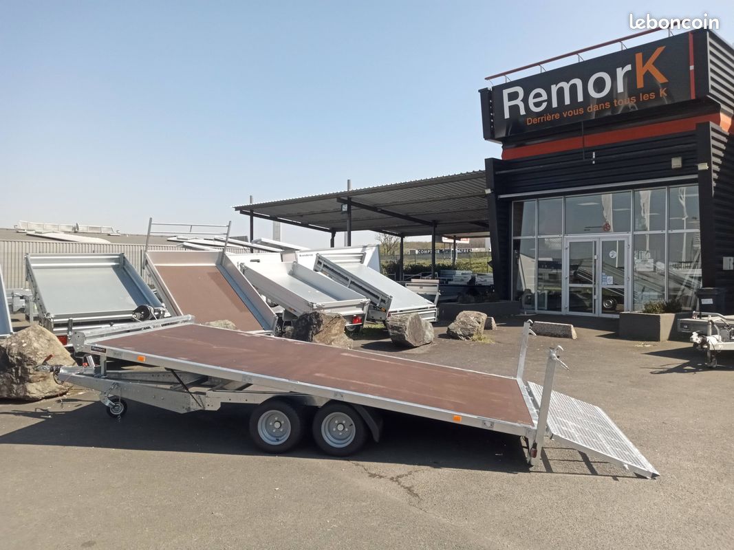 DESTOCKAGE - Plateau basculant double essieux - 2700 kg (image 1)