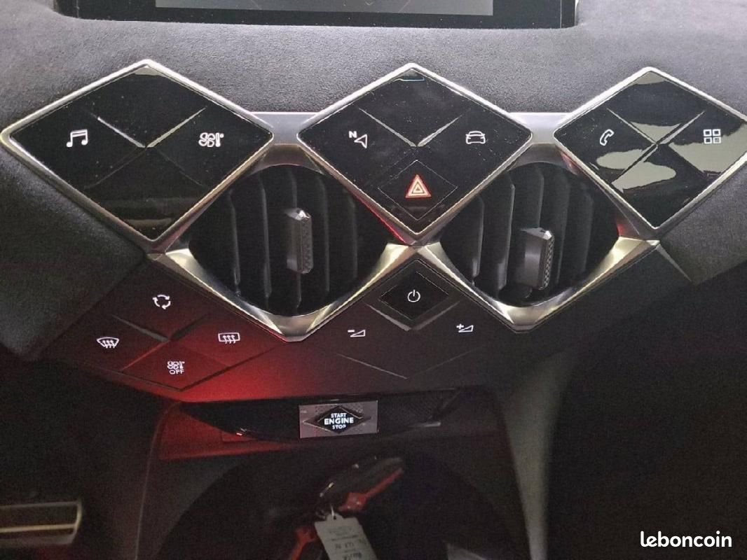 DS 3 Crossback DS3 BlueHDi 130 EAT8 - Performance Line (image 24)