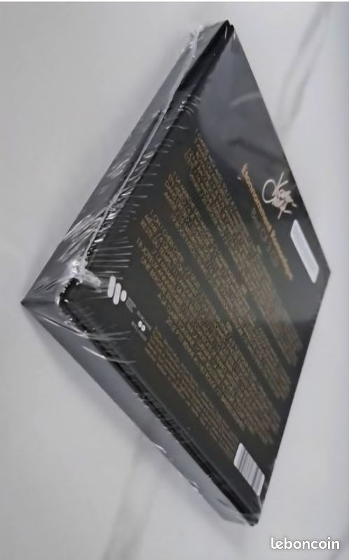 Neuf sous blister Étonnamment Romantique Best Of 65 titres Édition Collector Limitée Coffret triple Cd compilation Karen Cheryl
Inclus 3 cartes postales et 1 magnet Karen Cheryl (image 7)