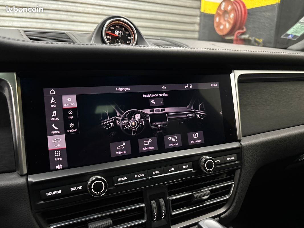Porsche Macan GTS 380 cv PDK toit ouvrant jantes 21 pack sport chrono bose CarPlay attelage (image 9)