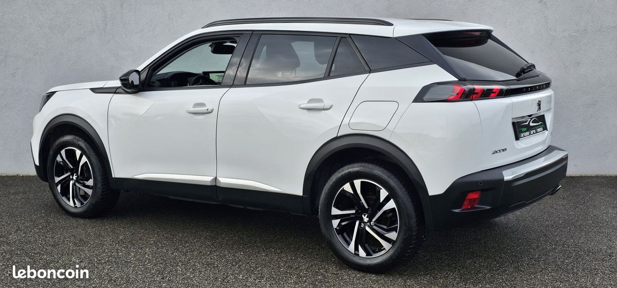 PEUGEOT 2008 BlueHDi 130CH S&S EAT8 Allure (image 4)