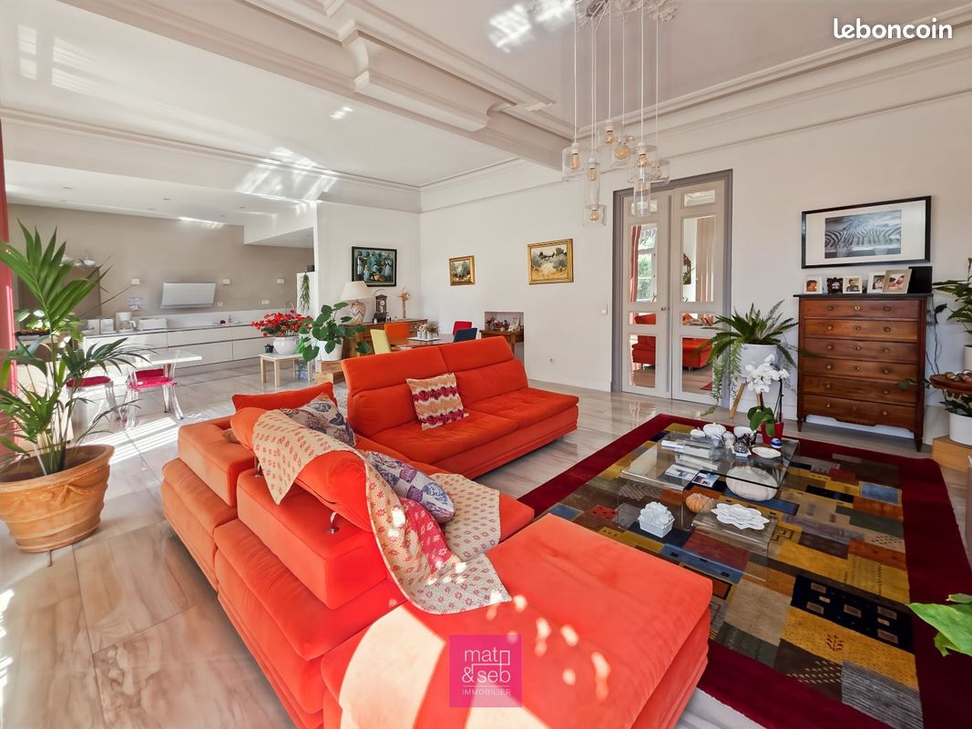 Appartement 4 pièces 155 m² · à Nîmes · 155 m² · 477 000 €