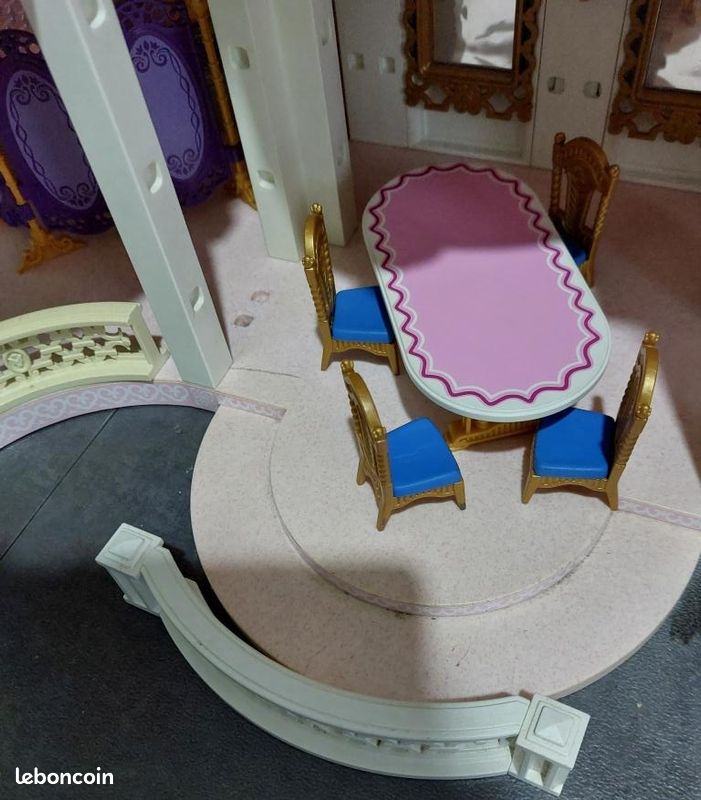 Très grand château de princesse Playmobil 4250 avec son grand jardin et ses calèches, figurines, accessoires (image 16)
