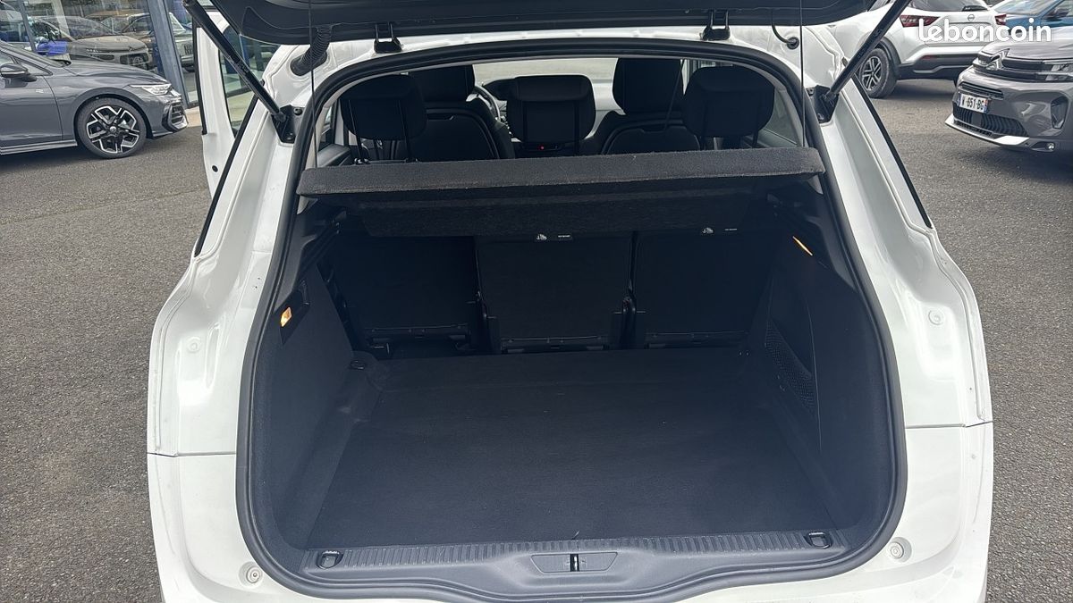 Citroen C4 PICASSO PURETECH 130CH FEEL S&S EAT6 (image 19)