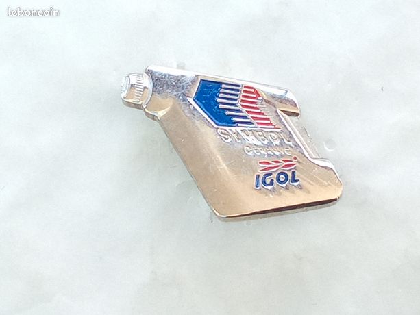 Pin's Vintage Total - Pétrole, Bidon D'huile Activa - Badge émaillé Collection Transport