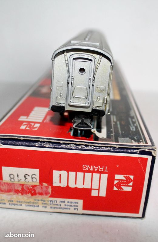 Voiture SNCF échelle 0 LIMA / Rivarossi - A9 1ère Classe Aménagée