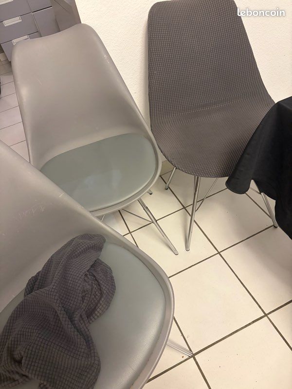 Chaises (image 2)
