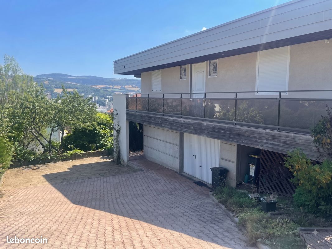 Appartement 4 pièces 142 m² · à Saint-Étienne · 142,3 m² · 349 000 €