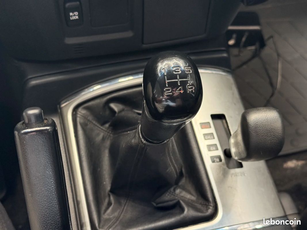 Mitsubishi PAJERO 3.2 DID 200ch (image 15)