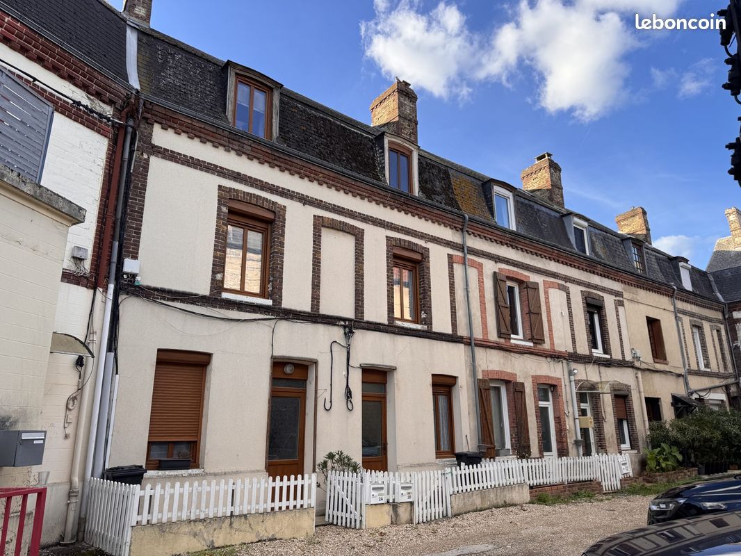 Maison 6 pièces 115 m² · à Pont-de-l'Arche · 115 m² · 215 000 €