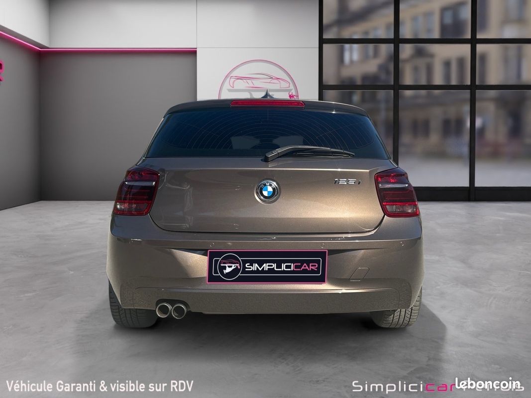 BMW SERIE 1 F20 125i 218 ch bva8 Lounge Plus Radars avants arrières entretien complet BMW Garantie 12 mois (image 10)