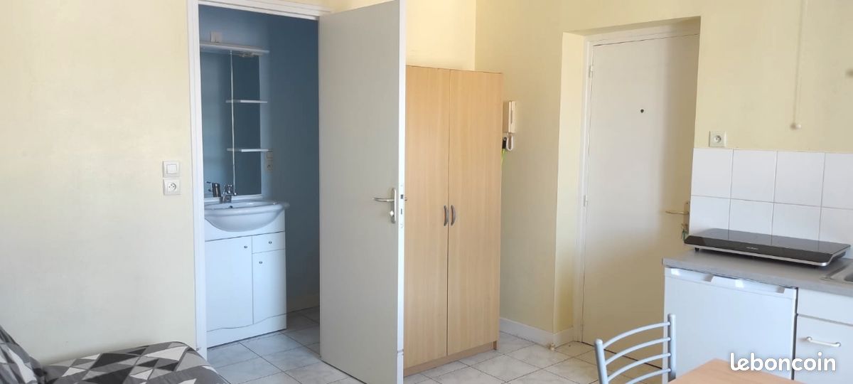 Appartement 2 pièces 16 m² · à Laval · 16 m² · 380 €/mois