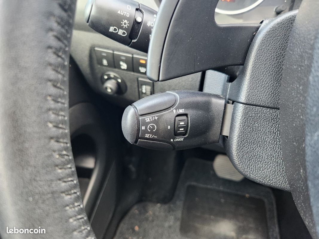 Citroën Berlingo 1L6 HDI 100CH AUTOMATIQUE 56.000KM (image 10)