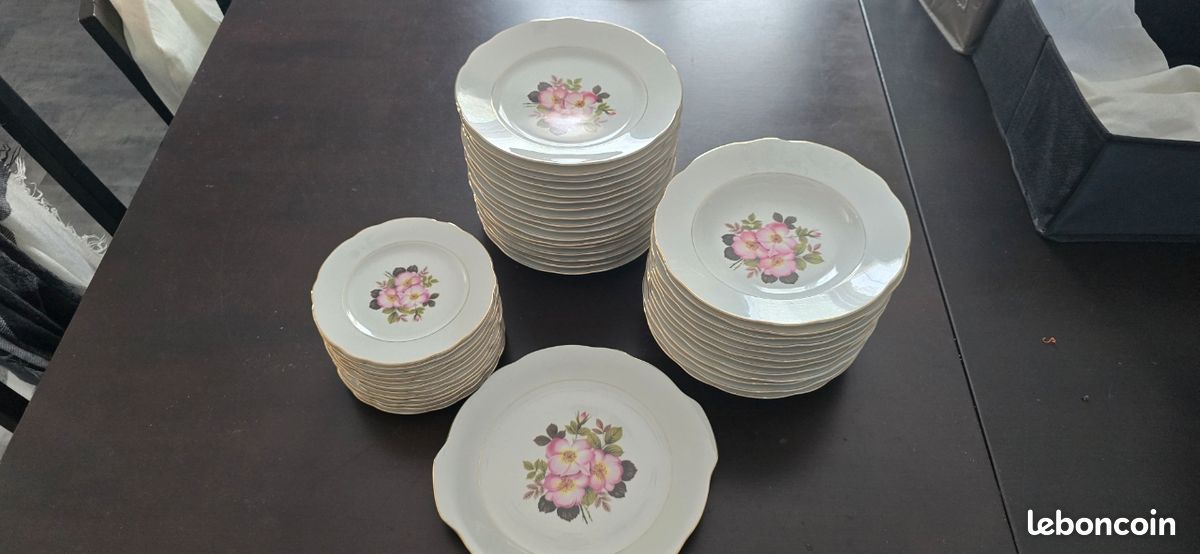 Superbe Service de Table en Porcelaine Curti Lugano – Décor Floral (image 4)