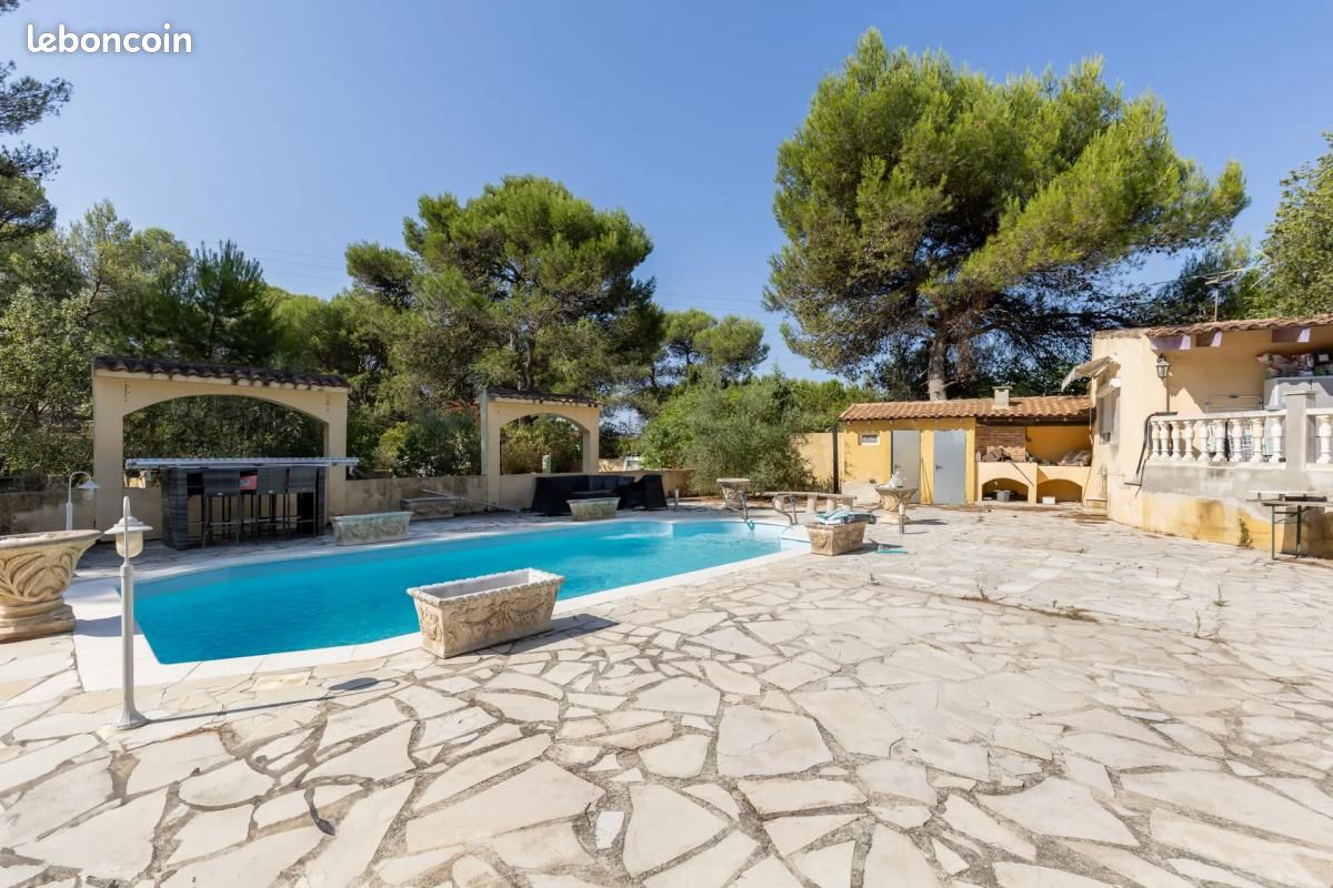 Maison 7 pièces 230 m² · à Les Pennes-Mirabeau · 230 m² · 990 000 €