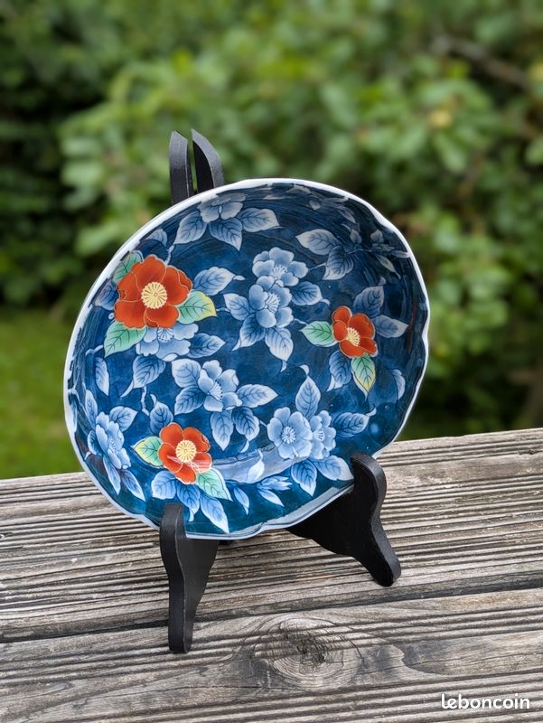 assiette ronde japonaise en céramique fleurs, SAKURA, bleue