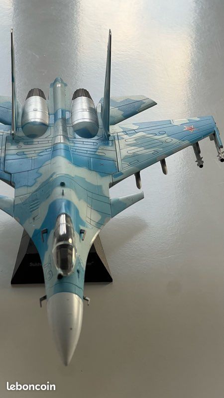 Chasseur Russe SUKHOI SU-27UB Flanker C - 1/72 - Trumpeter 1645